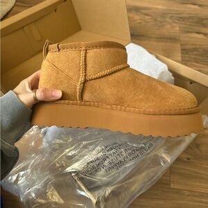 Brand New Matisse Tan Suede Ankle Boots